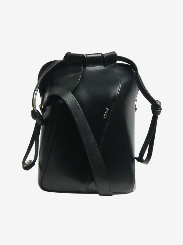 Exclusive Designer Style Deals Black small Tulip leather bucket bag Elegant Bags, Limited Stock Available Exclusive Designer Style Deals Black small Tulip leather bucket bag Elegant Bags, Limited Stock Available