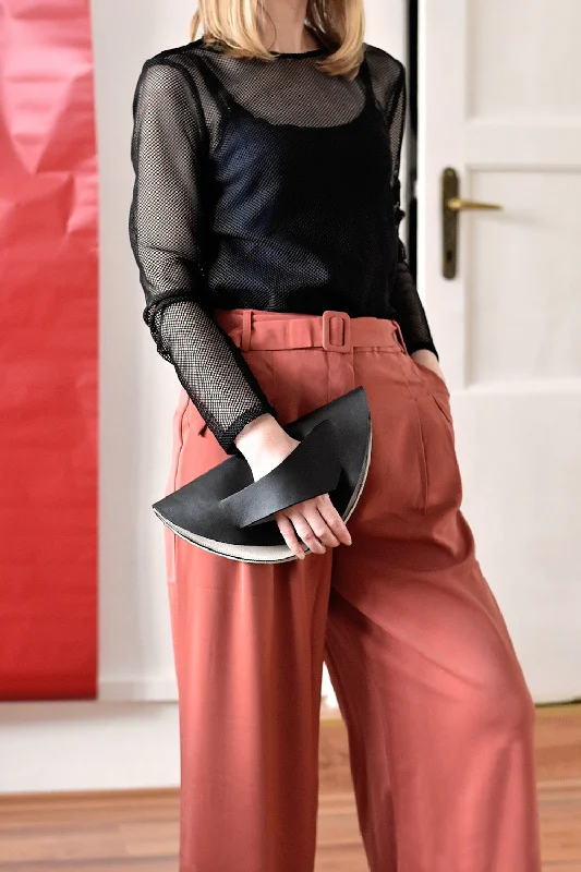 Minimalist Bags For Clean And Modern Aesthetics Dune Bag Táska - Black - Personalization Stylish Totes, Special Discounts Minimalist Bags For Clean And Modern Aesthetics Dune Bag Táska - Black - Personalization Stylish Totes, Special Discounts