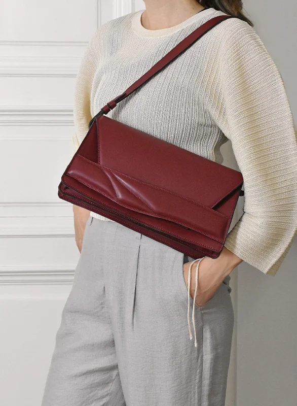 Limited-Time Offer On Trendy Bags Balance Bag - Smooth Dark Red + Personalisation The Ultimate Handbag Sale – Elegant Styles At Lower Prices Limited-Time Offer On Trendy Bags Balance Bag - Smooth Dark Red + Personalisation The Ultimate Handbag Sale – Elegant Styles At Lower Prices