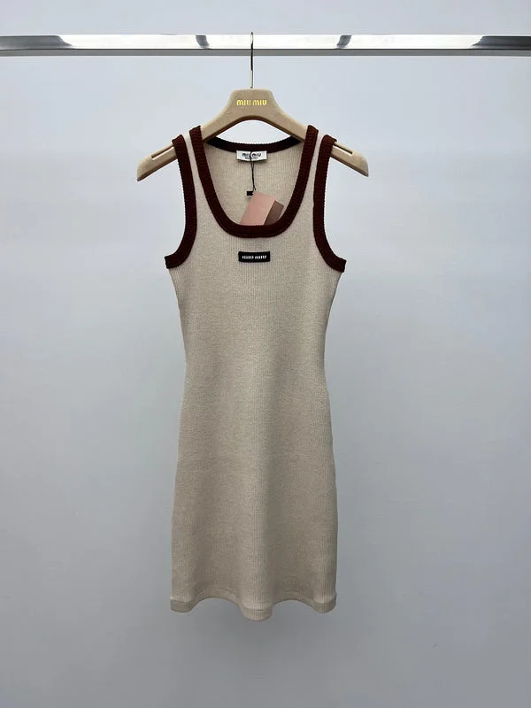 Chic Style, Always In Vogue ADCC - MMU Women Clothes - 440 Fashion-Forward Bags At Limited-Time Offers Chic Style, Always In Vogue ADCC - MMU Women Clothes - 440 Fashion-Forward Bags At Limited-Time Offers