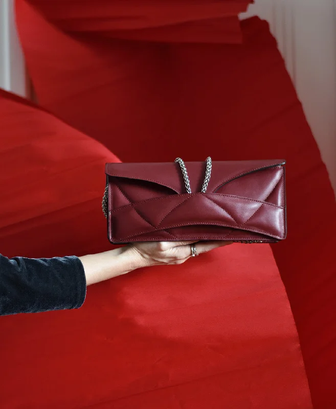 Trendy Street Style The Abstract Heart Bag + Colours Timeless Handbags Now At Special Discounts Trendy Street Style The Abstract Heart Bag + Colours Timeless Handbags Now At Special Discounts