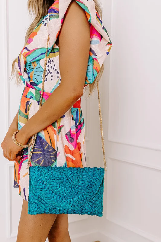 Sunny Refresh Woven Clutch in Turquoise