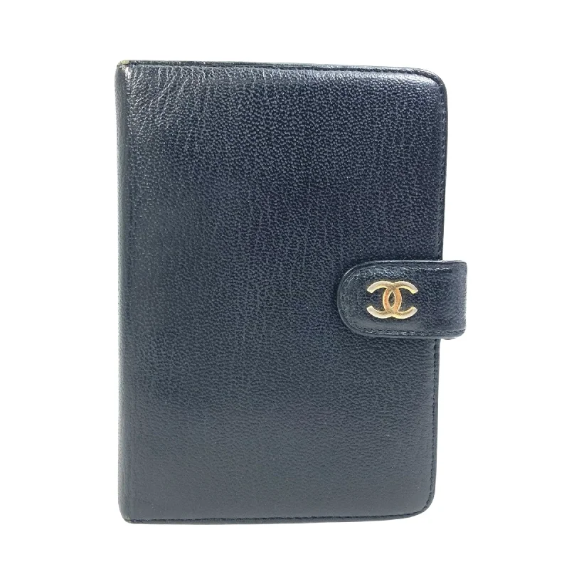 Chanel Logo Cc  Leather Wallet  (Pre-Owned)