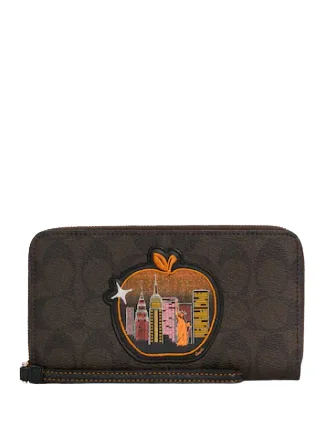 Embrace New Fashion Coach Dempsey Large Phone Wallet In Signature Canvas With Souvenir Skyline Apple Trendy Purses At Unbeatable Discounts Embrace New Fashion Coach Dempsey Large Phone Wallet In Signature Canvas With Souvenir Skyline Apple Trendy Purses At Unbeatable Discounts