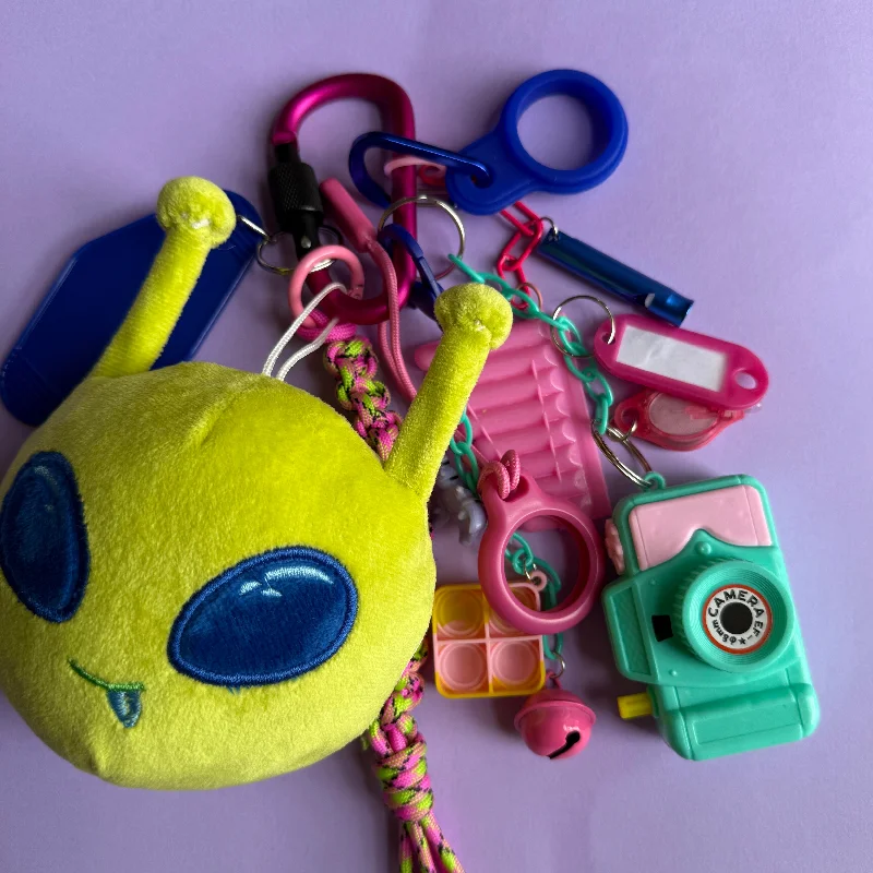 Bag charm and keyring alien Classic Bags, Exclusive Deals